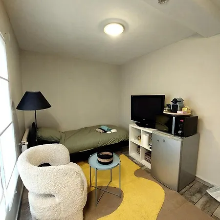 Le Berkane فندق مبيت وإفطار أورْجونْتُيْ